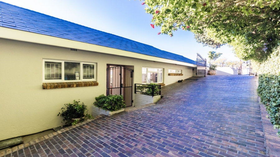 4 Bedroom Property for Sale in Mountainside Western Cape